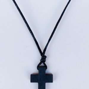 Colgante ajustable con cruz de madera negra